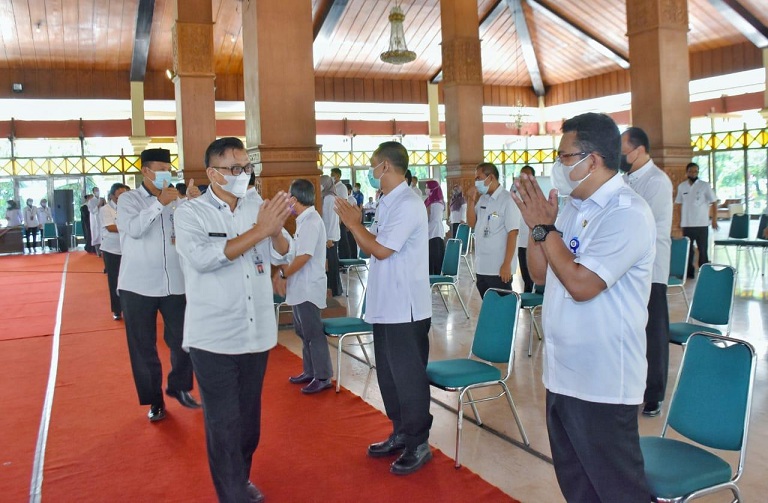 670 Pejabat Administrator  dan Pengawas Kabupaten Tegal di Lantik