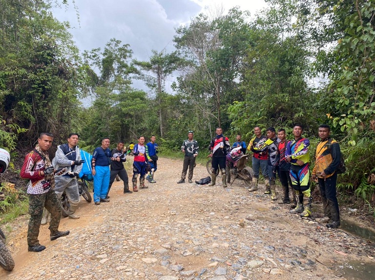 Brigif 19/Kh Bersama Yonif 645/Gty Laksanakan Jelajah Medan Ekstrim Melalui Adventure Trail Trabas
