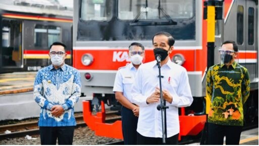 Presiden Jokowi: Percepat Vaksinasi di Tempat dengan Mobilitas dan Interaksi Tinggi