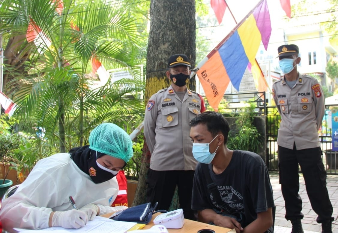 Ingin Sehat, 127 Warga Pulau Tidung Jalani Suntik Vaksin Yang Digelar Polres Kep Seribu