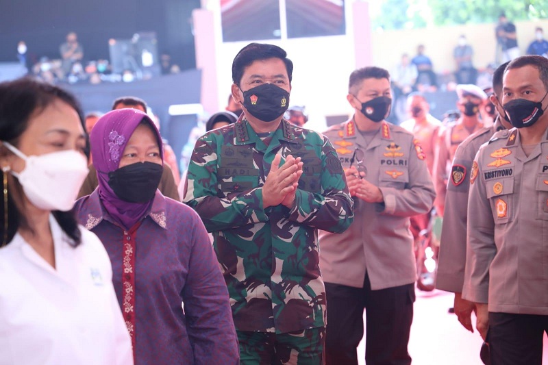 Panglima TNI Bersama Kapolri Berikan Dukungan Psikososial Bagi Anak-Anak Terdampak Covid-19