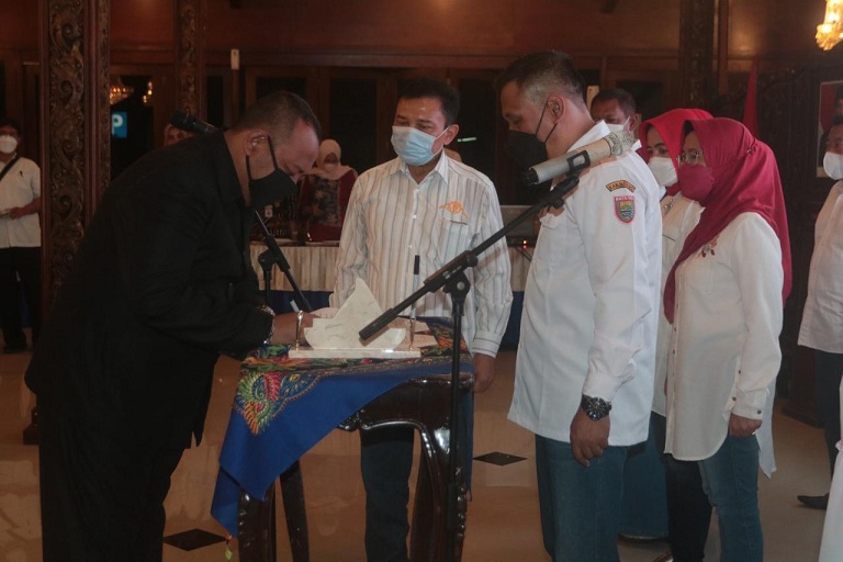 Wali Kota Tegal Kukuhkan Ketua Forsakada Jawa Tengah