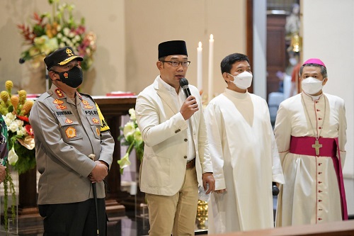 Gubernur Jabar Ridwan Kamil bersama Forkopimda Meninjau Misa Natal