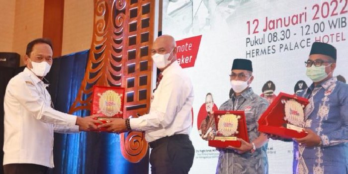 Gubernur Aceh Berikan Penghargaan Inovasi Kepada Tiga Kabupaten dan Luncurkan SIGAP