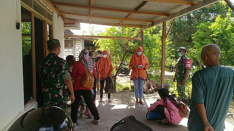 Lansia di Kecamatan Kembangbahu Mulai Divaksin