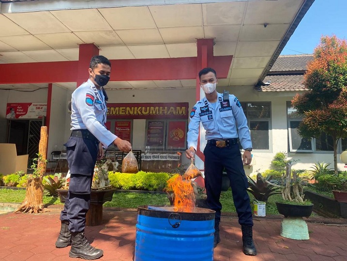 Petugas Lapas Semarang Gagalkan Penyelundupan Pil Koplo Dalam Orek Tempe