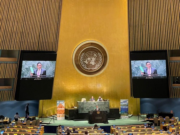 Menparekraf Promosikan Sedotan Purun Belitung di Sidang PBB
