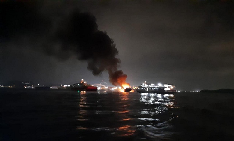 Bakamla RI Amankan Kapal Dumai Line 5 Yang Terbakar
