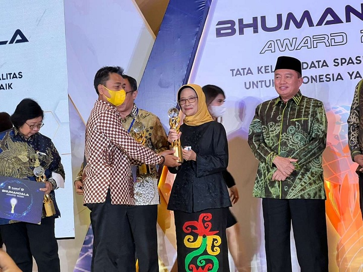Pemerintah Jawa Barat Raih Dua Penghargaan Bhumandala Award 2022