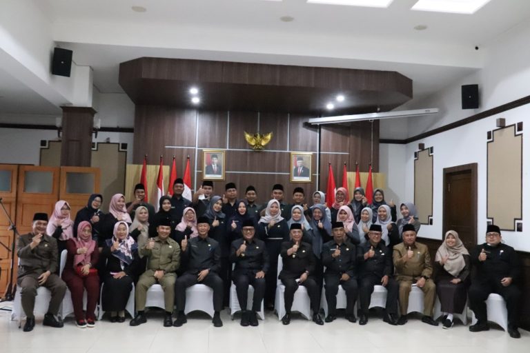 Walikota Sukabumi Merotasi Tiga Orang Pejabat Pimpinan Tinggi Pratama