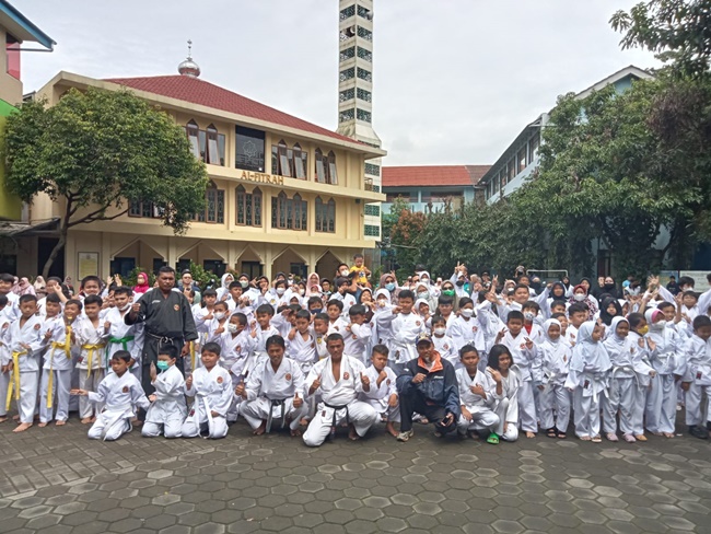 Ratusan Anggota BKC Kota Bandung Ikuti Ujian Kenaikan Tingkat di Dojo Al Fitrah