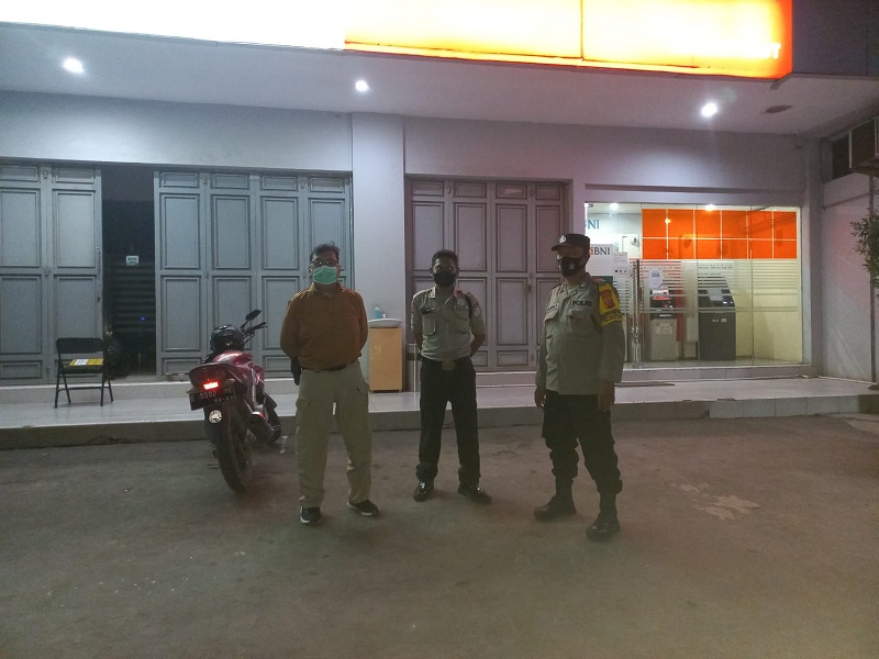 Cegah Kejahatan Malam, Polsek Lemahabang Polresta Cirebon Patroli Dini Hari