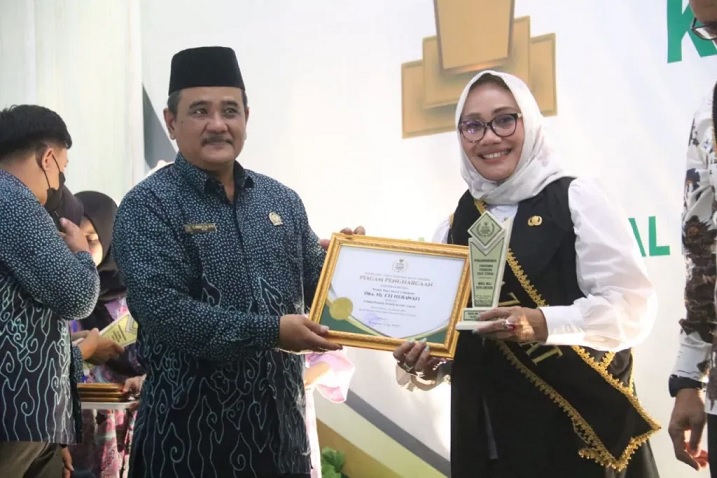 Wakil Wali Kota Cirebon Hj. Eti Herawati Menghadiri Peringatan HUT ke-22 Baznas
