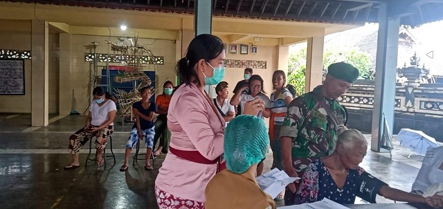 134 Lansia di Desa Jumpai, Kabupaten Klungkung Mengikuti Vaksinasi