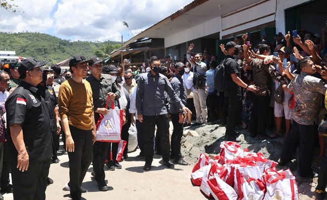 Menhan Prabowo Dampingi Presiden Jokowi ke Papua, Resmikan Gedung Papua Youth Creative Hub dan Ratas
