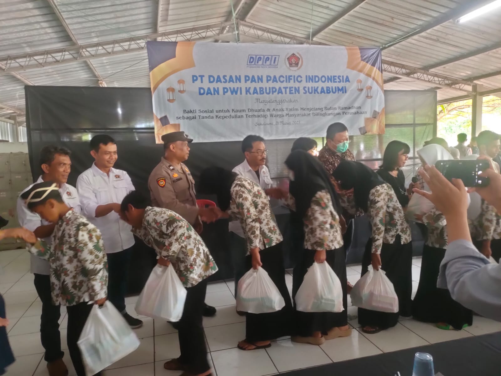 Santuni 300 Anak Yatim dan Dhuafa, PT Dasan Pan Pacific Indonesia Gandeng PWI Kab. Sukabumi