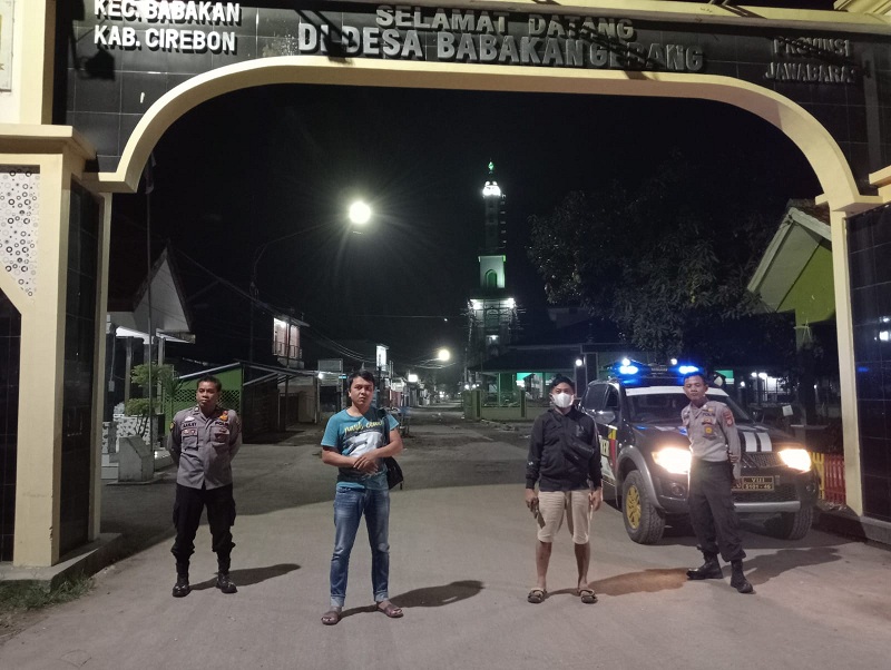 Polsek Babakan Polresta Cirebon Intensifkan Patroli Malam guna cegah dan tangkal Gangguan Kamtibmas