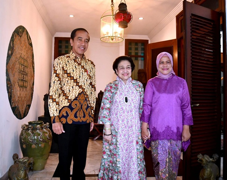 Presiden Jokowi bersama Ibu Iriana  Silaturahmi dengan Presiden Ke-5 RI Megawati Soekarnoputri