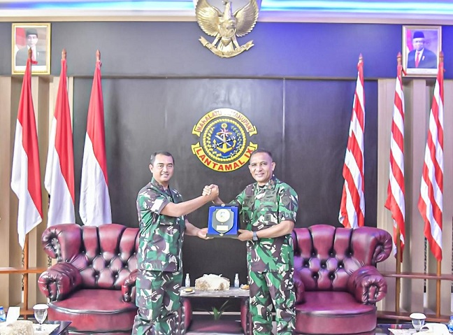 Danlantamal IX Dampingi Komandan Korps Marinir Tatap Muka Dengan Prajurit Yonmarhanlan IX