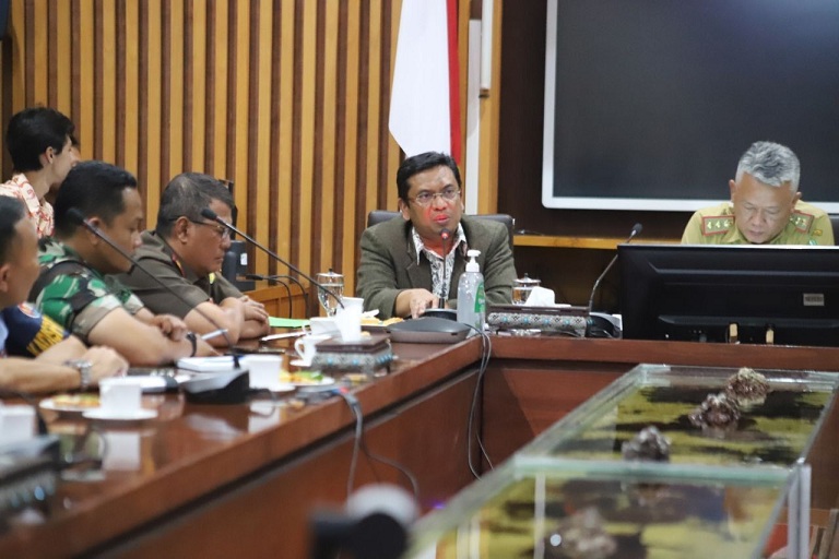 Ketua DPRD Tedy Rusmawan Minta Pemkot Gandeng Pemprov atasi Darurat Sampah