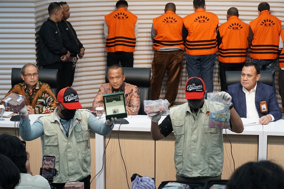 KPK Tangkap Tangan Suap Pemeriksaan BPK di Sorong