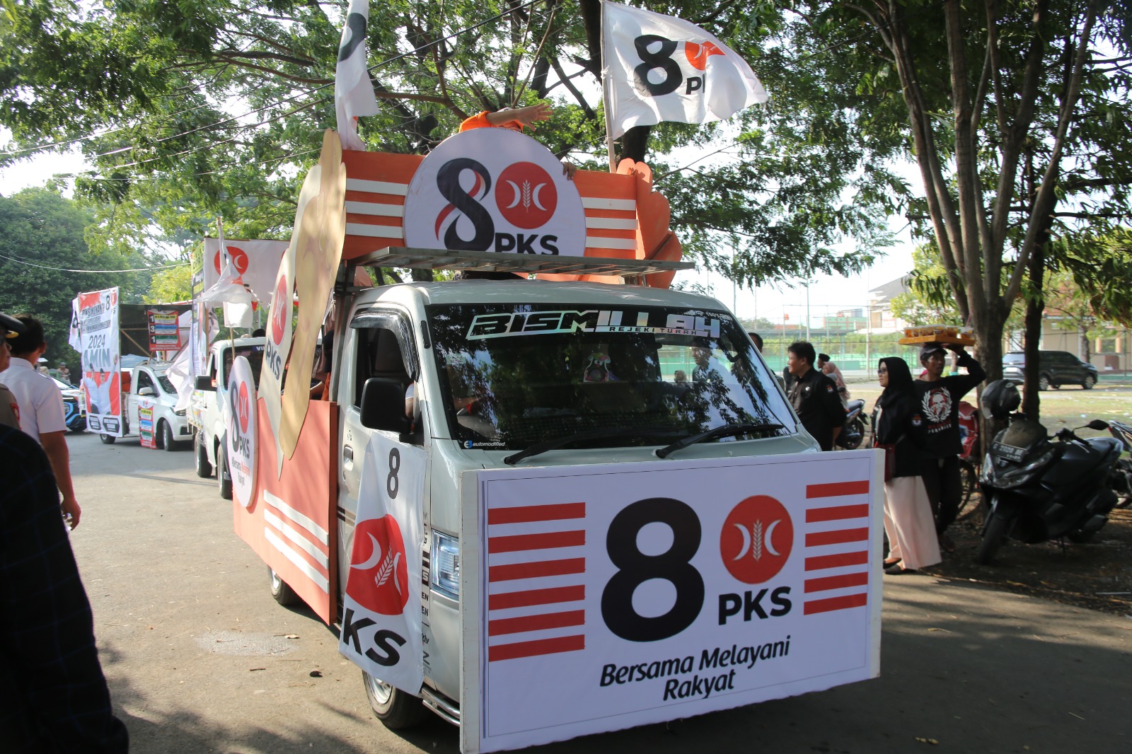 PKS Kota Tegal Meriahkan Pawai Kendaraan Peserta Pemilu 2024