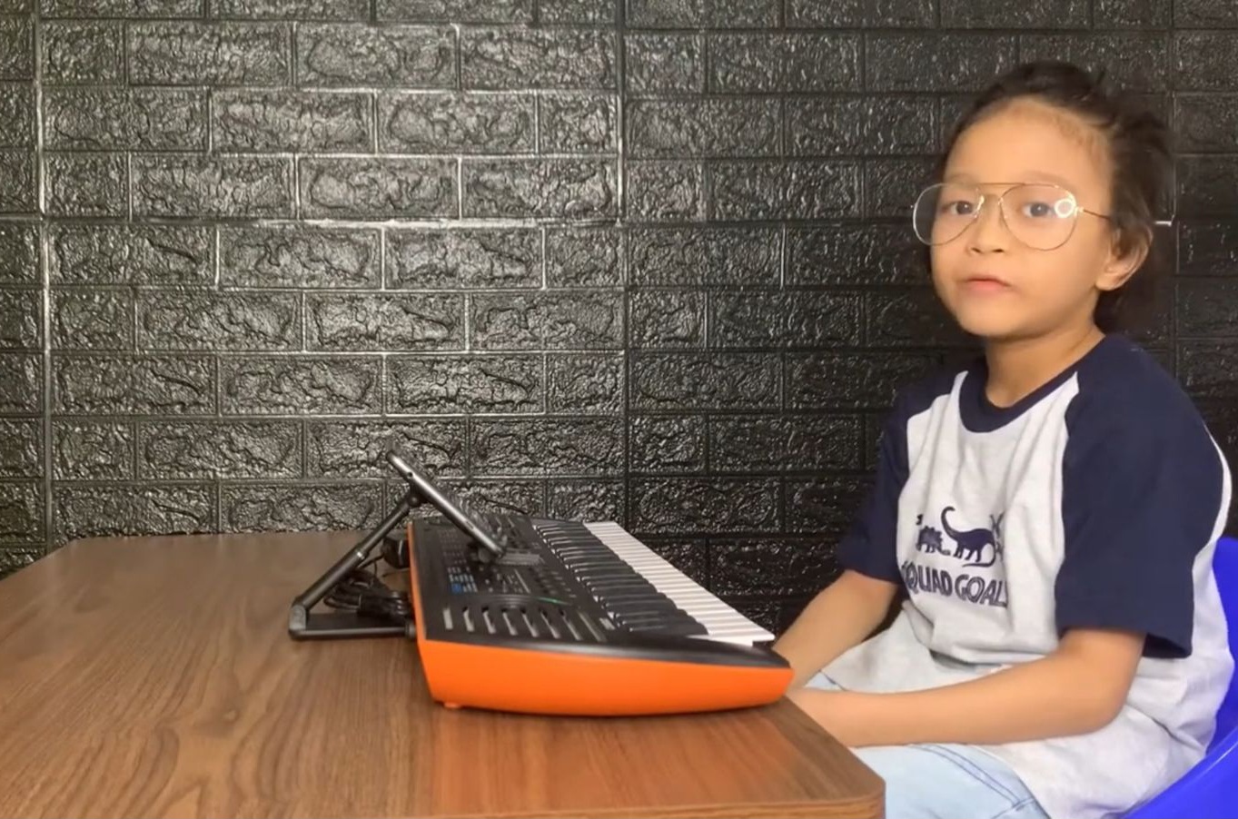 Luar Biasa! Bocah 9 Tahun Zeth Zidizavier Mampu Penuhi Standar TOEFL dan Mahir Bermain Piano