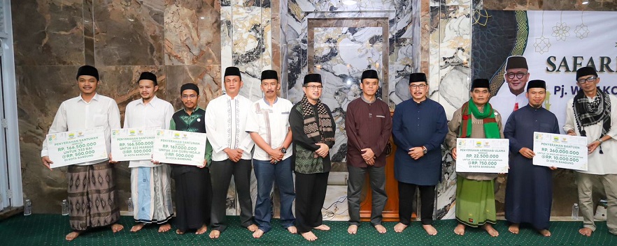 Pemkot Bandung Menggelar Safari Ramadan dan Salat Tarawih Bersama Masyarakat