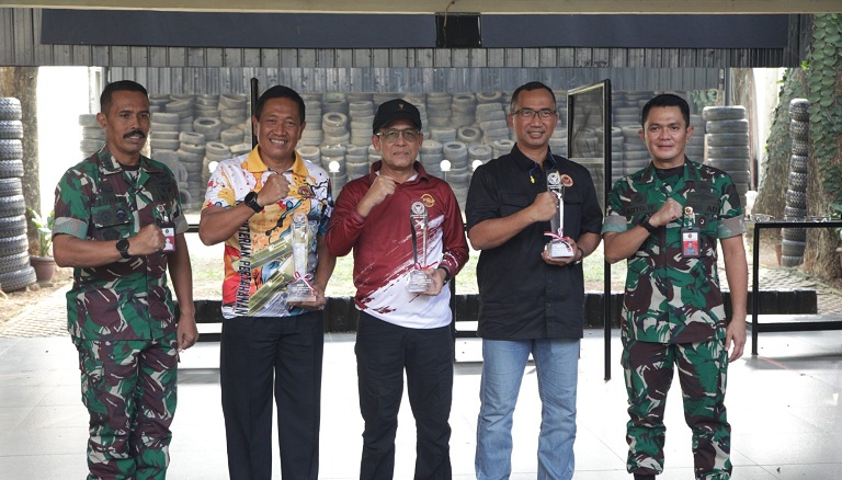 Tim Petembak Setjen  Kemhan  Raih Juara 1 Dalam Lomba Menembak POR Kemhan 2024