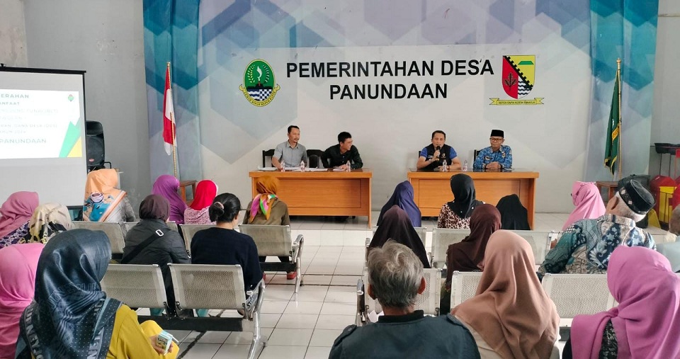 Pembagian BLT - DD Tahap I Desa Panundaan Kecamatan Ciwidey Kabupaten Bandung Dilaksanakan