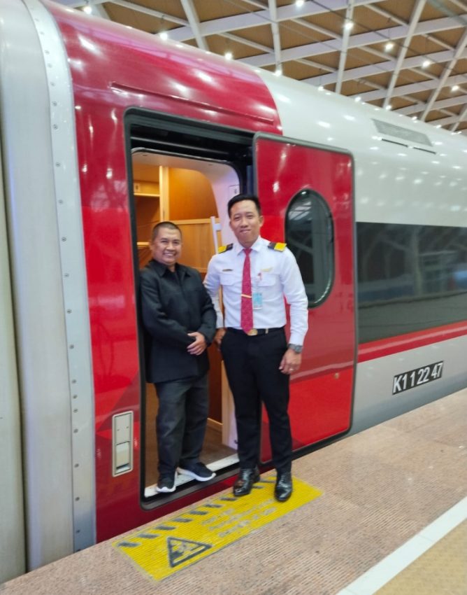 kereta cepat whoosh